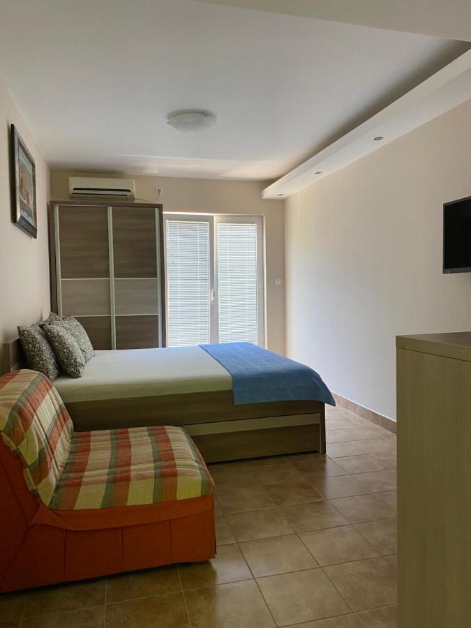 Apartments Lalevic ดอนิมอรินิ ภายนอก รูปภาพ